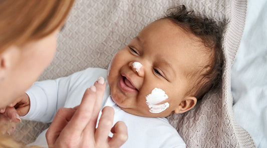 a peau de votre bébé mérite mieux : pourquoi les soins naturels sont importants
